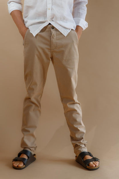 PANTALÓN KHAKI