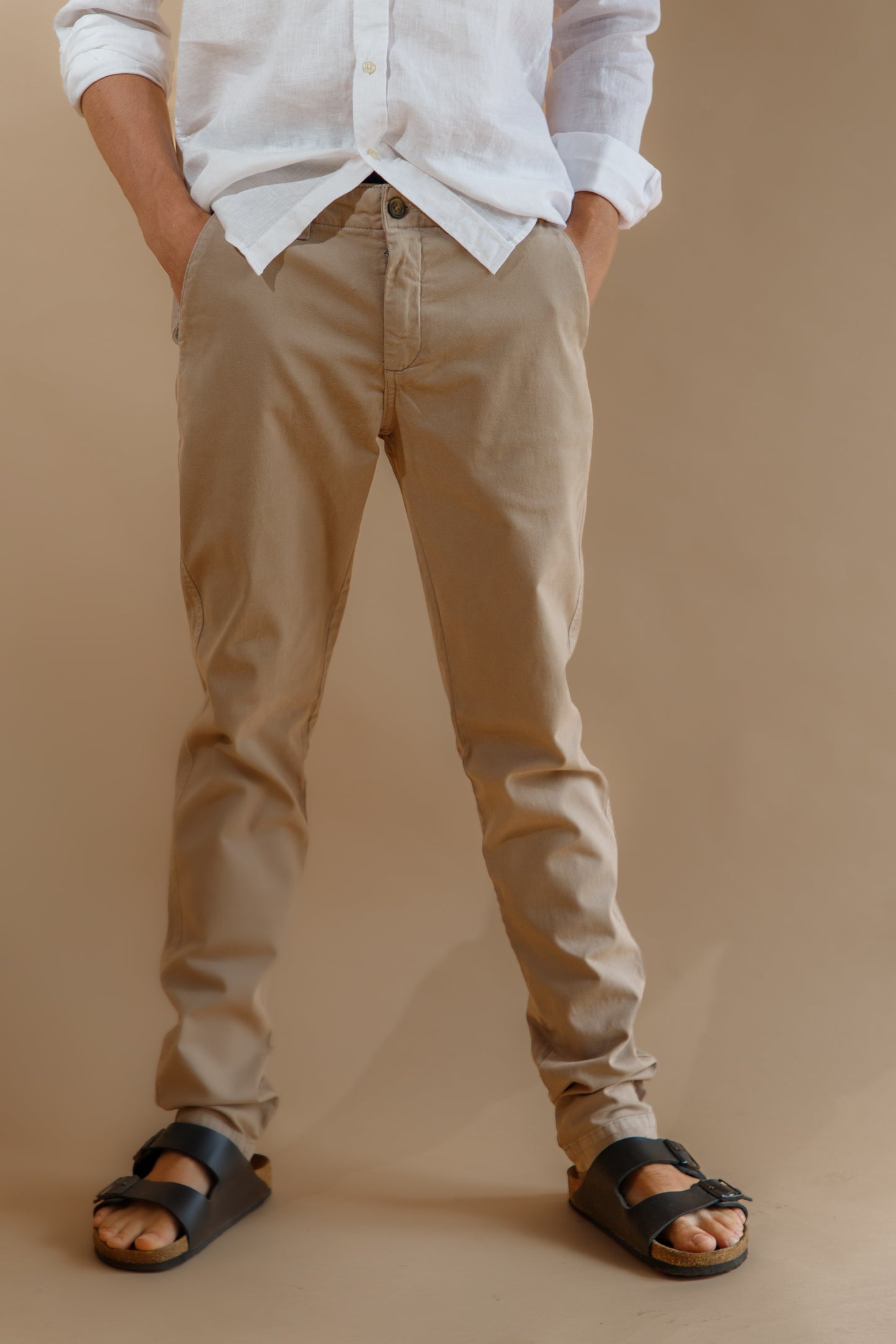 PANTALÓN KHAKI